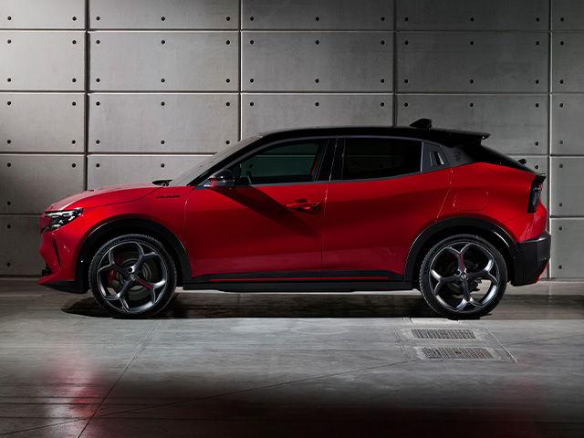 Alfa Romeo Junior - Junior Elettrica 2024 Exterieur - Seite