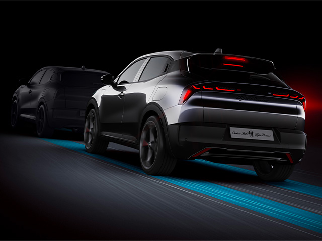 Alfa Romeo Junior - Junior Ibrida 2024 ADAS - Halbautomatisches Parken